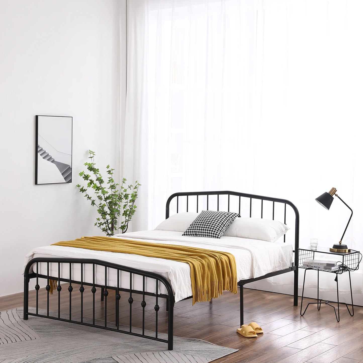 Curved Frame Iron Bed with Decorative Ball Detail