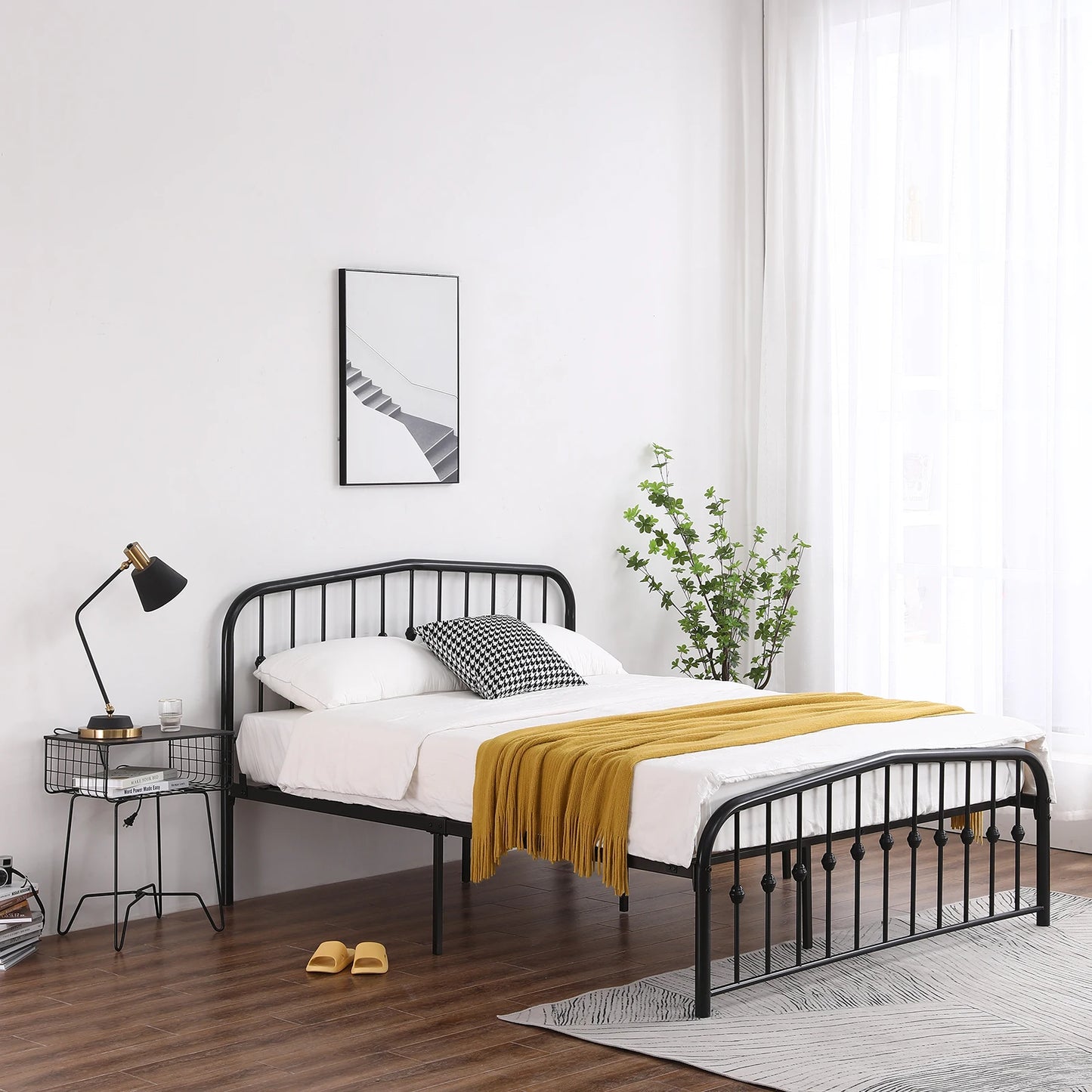 Curved Frame Iron Bed with Decorative Ball Detail