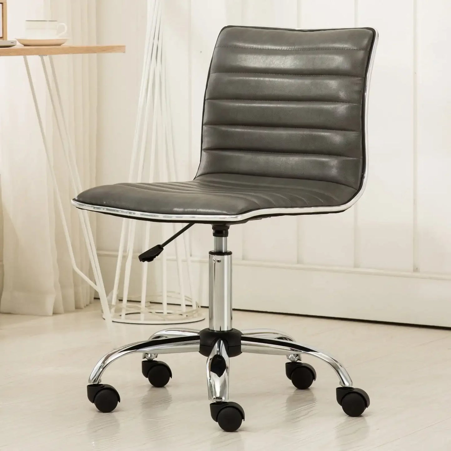 Contemporary Office Chair with Adjustable Height, Tilt Mechanism, and 360° Swivel – Leather-Like Upholstery