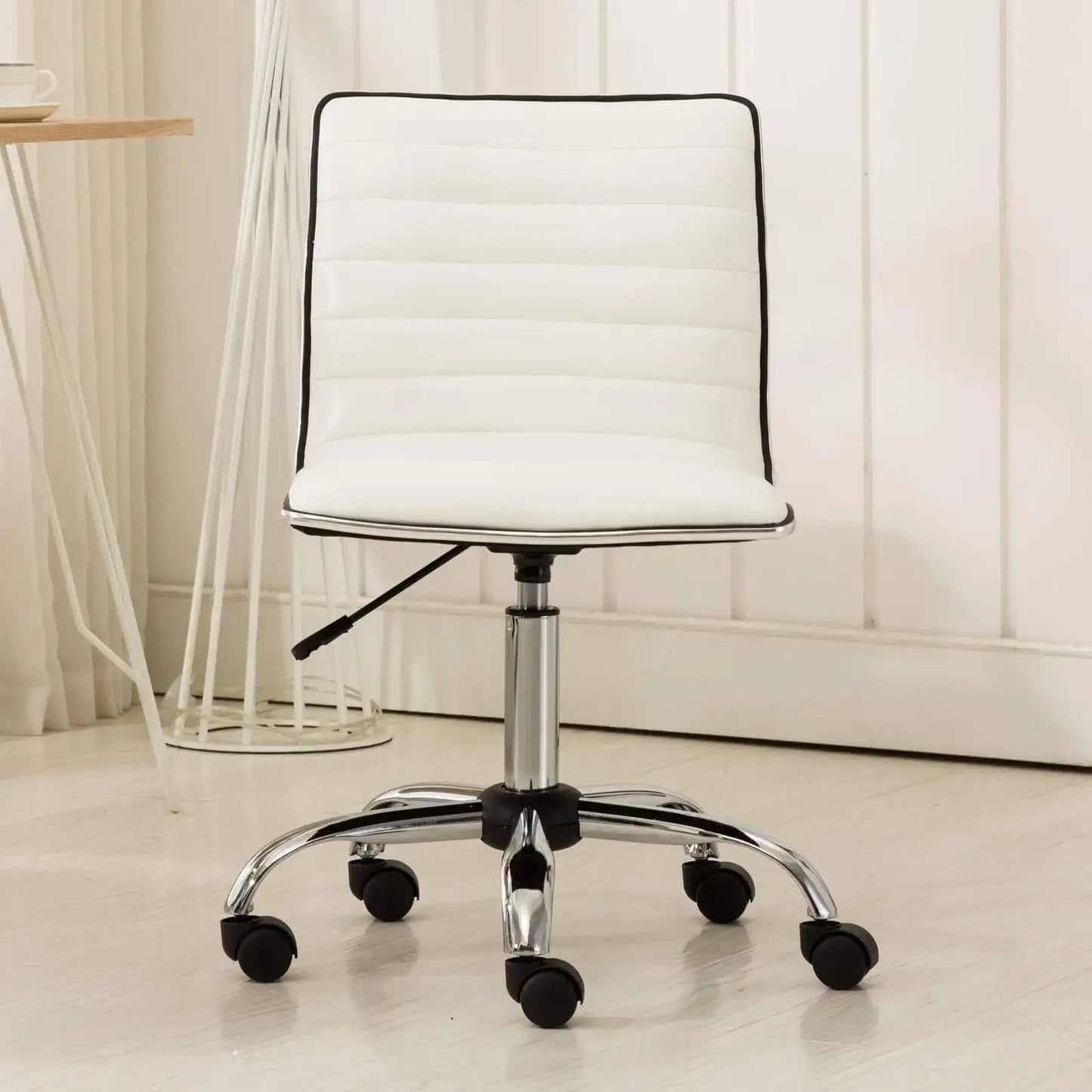 Contemporary Office Chair with Adjustable Height, Tilt Mechanism, and 360° Swivel – Leather-Like Upholstery